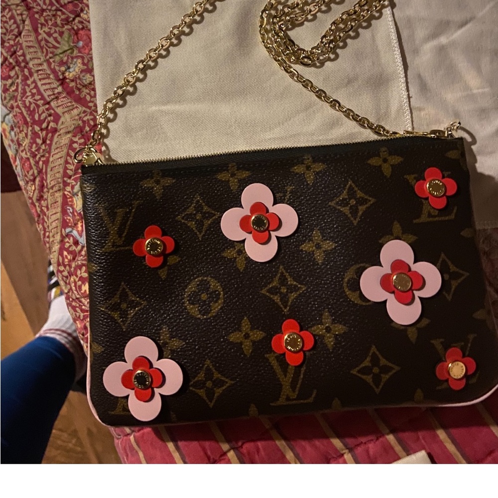 Beautiful in new condition Blooming flowers
